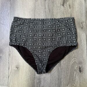 Old Navy High Waist Bikini Bottom Size L